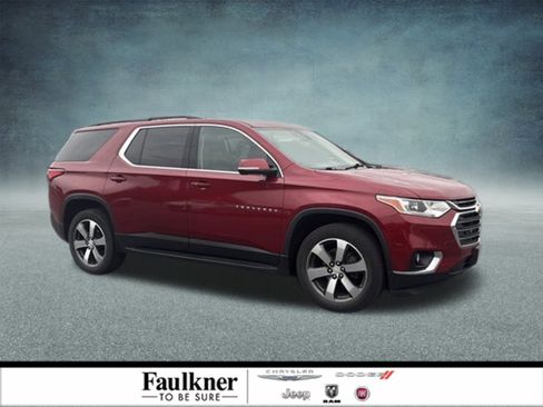 Used 2020 Chevrolet Traverse LT w/ LT Premium Package image 1