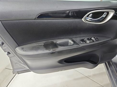 Used 2018 Nissan Sentra SV image 11