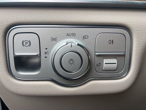 Used 2021 Mercedes-Benz GLS 450 4MATIC image 19