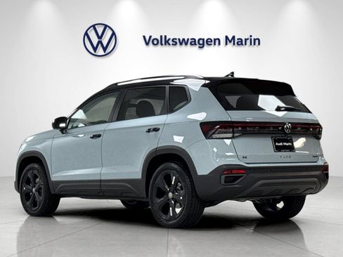 New 2026 Volkswagen Taos SE AWD/4WD image 3