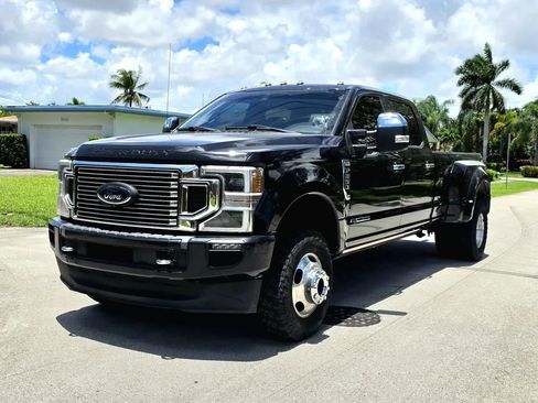 Used 2020 Ford F350 Platinum AWD/4WD image 3