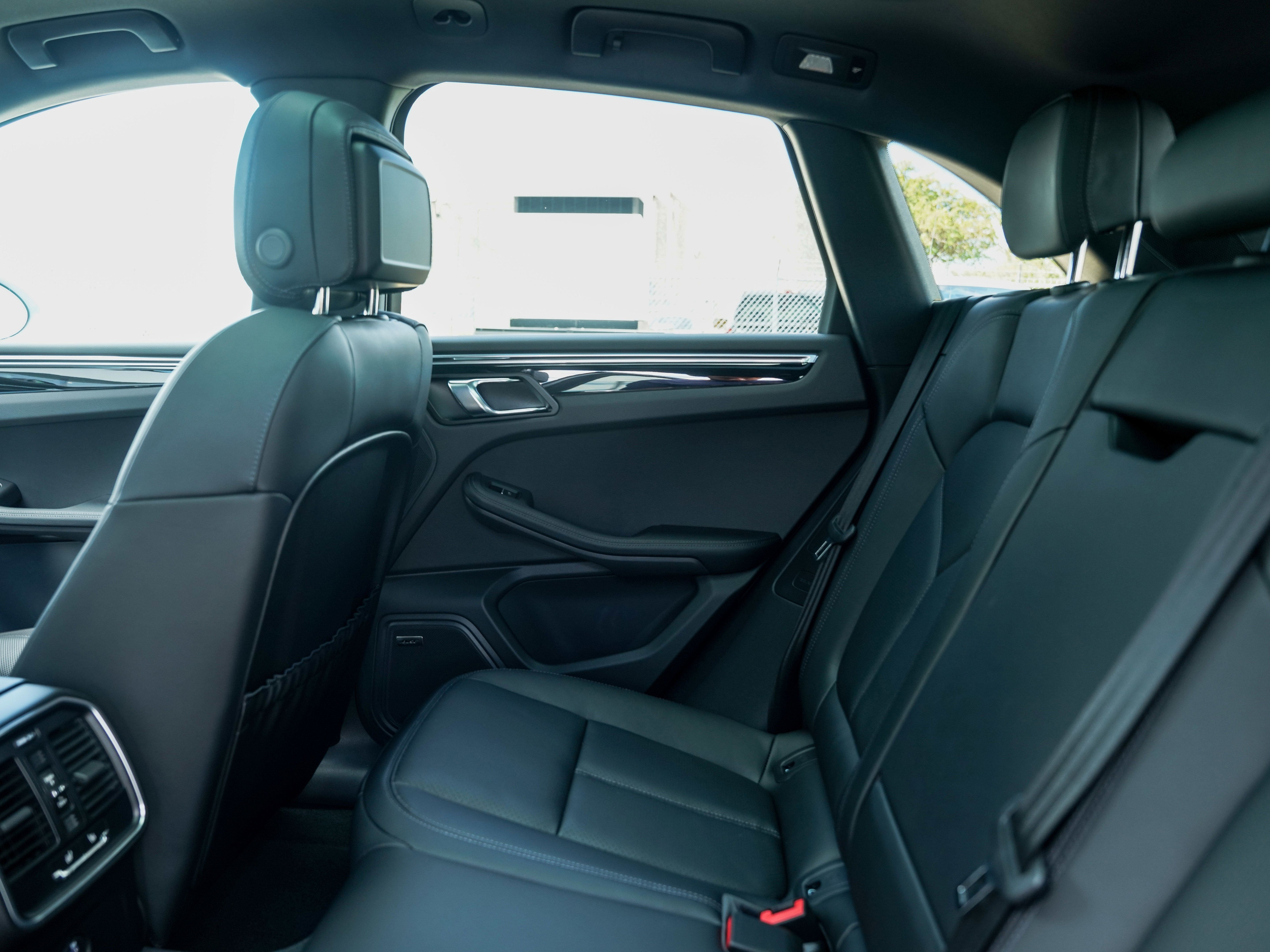 Certified 2026 Porsche Macan AWD/4WD image 28