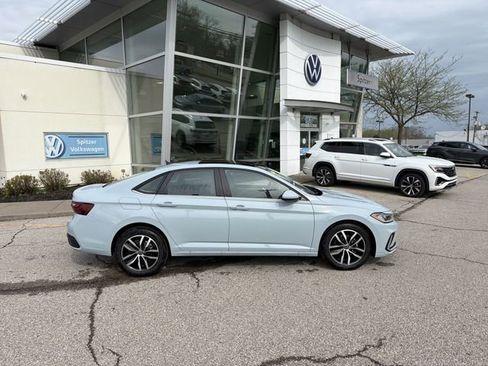 New 2026 Volkswagen Jetta SE FWD image 10
