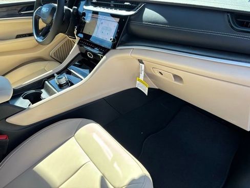 New 2026 Jeep Grand Cherokee Limited AWD/4WD image 22