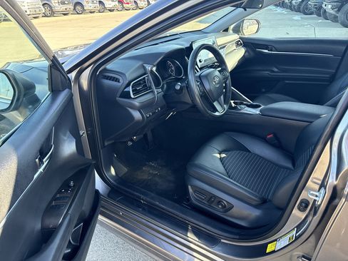 Used 2024 Toyota Camry SE image 8