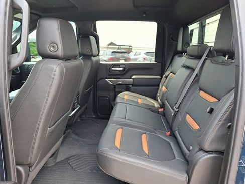 Used 2023 GMC Sierra 2500 AT4 w/ AT4 Preferred Package AWD/4WD image 11