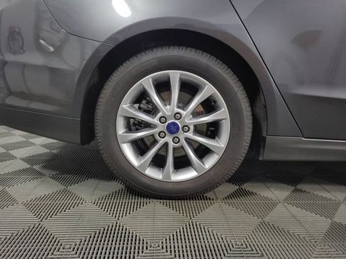 Used 2017 Ford Fusion SE FWD image 11