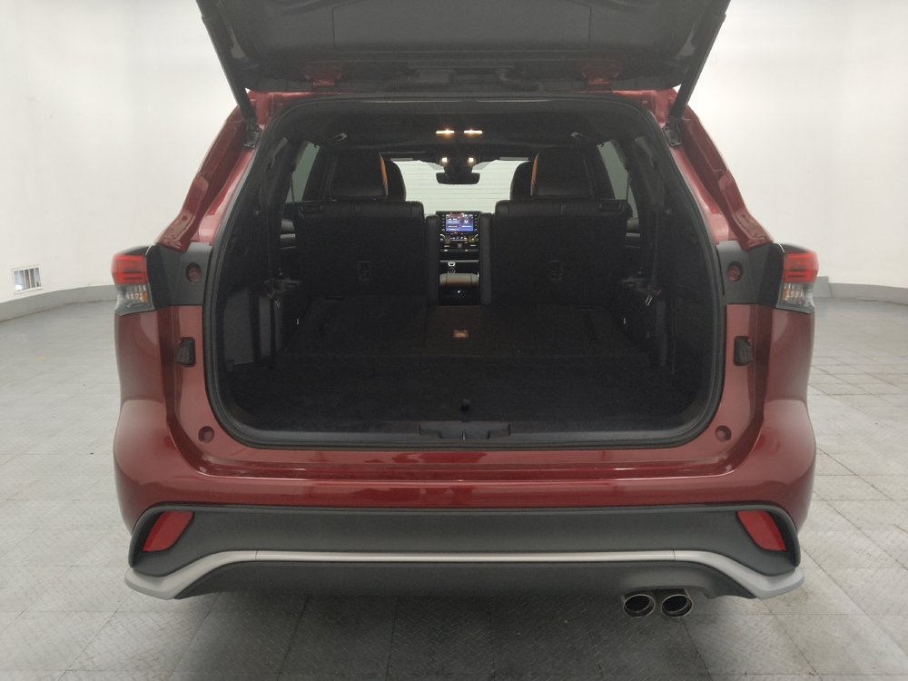 Used 2021 Toyota Highlander XSE FWD image 29