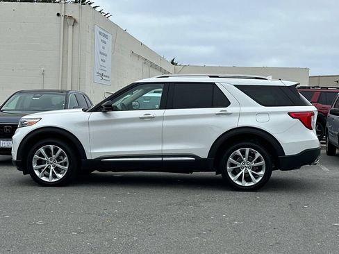 Certified 2023 Ford Explorer Platinum w/ Technology Package AWD/4WD image 7