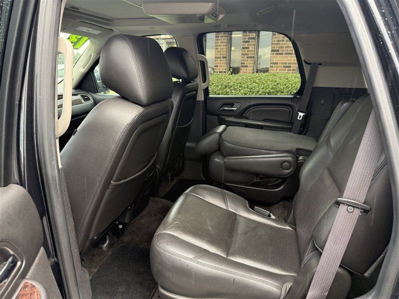 Used 2013 GMC Yukon Denali AWD/4WD image 6