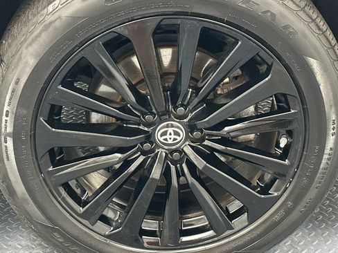 Used 2023 Toyota Highlander XSE AWD/4WD image 22
