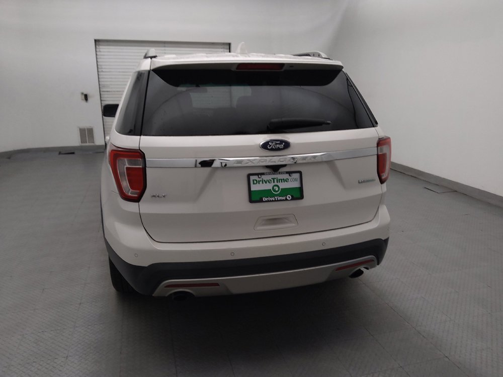 Used 2016 Ford Explorer XLT w/ Equipment Group 201A FWD image 6