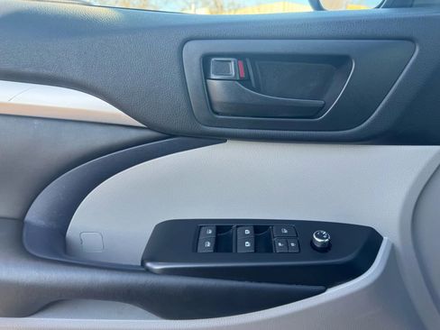 Used 2019 Toyota Highlander Plus image 27