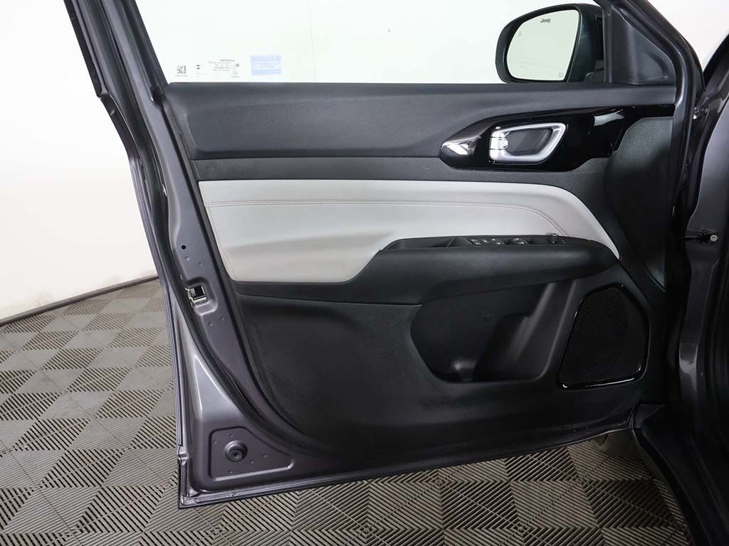 Used 2024 Jeep Compass Limited AWD/4WD image 21