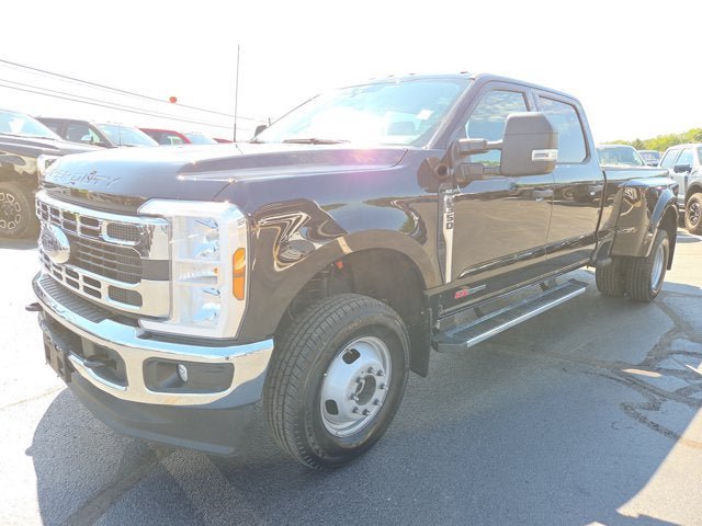 Used 2025 Ford F350 XLT AWD/4WD image 2