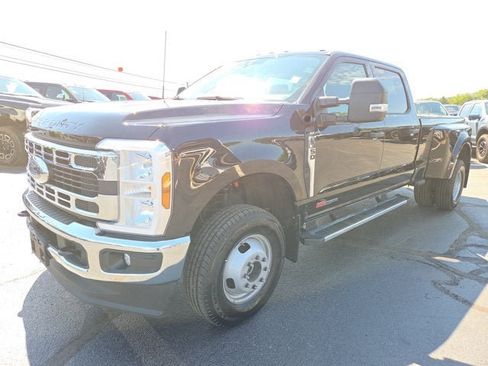 Used 2025 Ford F350 XLT AWD/4WD image 2