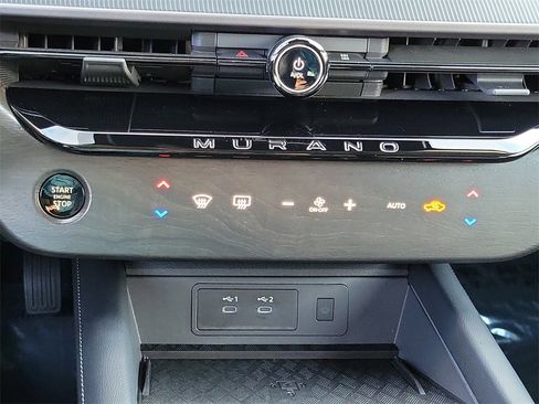 Used 2025 Nissan Murano SV image 11