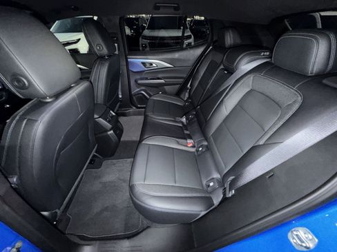 New 2026 Chevrolet Equinox EV LT image 24