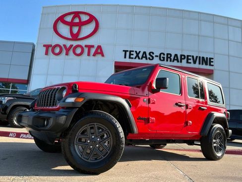 Used 2025 Jeep Wrangler Unlimited Sport AWD/4WD image 2