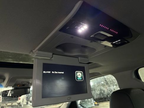 Used 2016 Chevrolet Suburban LTZ image 17