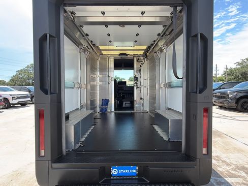 Used 2024 Chevrolet Brightdrop 400 w/ Commercial Equipment Package AWD/4WD image 27