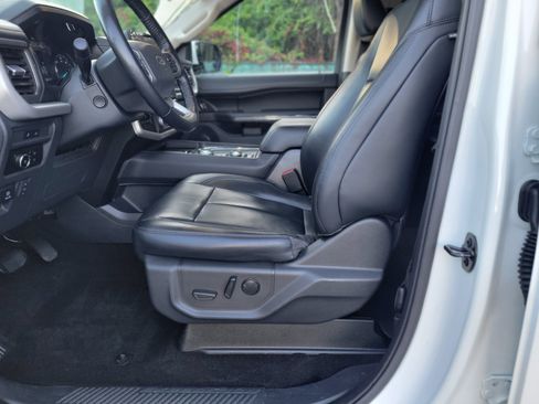 Used 2023 Ford Expedition Max XLT AWD/4WD image 29