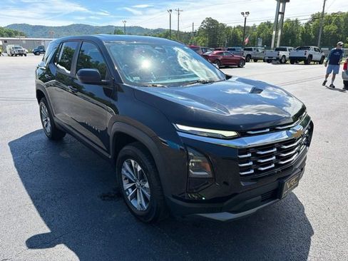 Used 2025 Chevrolet Equinox LT AWD/4WD image 2