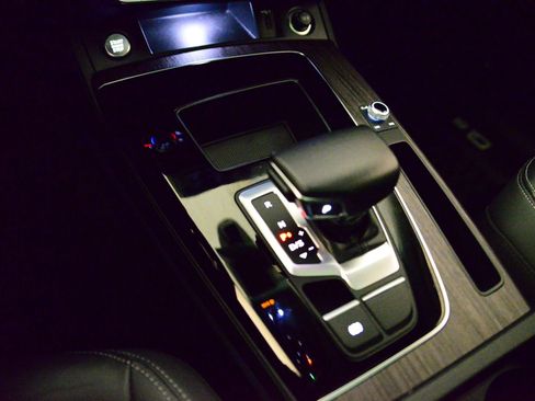 Used 2023 Audi Q5 2.0T Premium w/ Convenience Package image 13