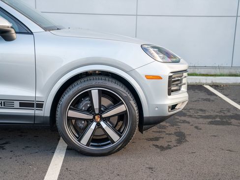 New 2026 Porsche Cayenne Coupe image 9