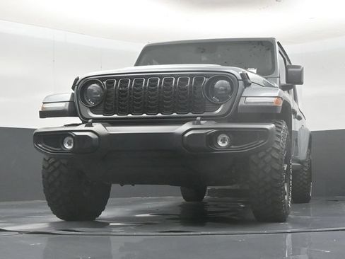 Used 2024 Jeep Gladiator Sport AWD/4WD image 50
