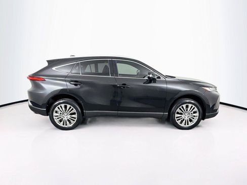 Used 2024 Toyota Venza XLE AWD/4WD image 11