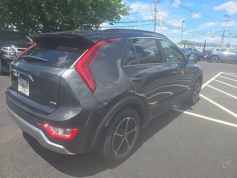 Used 2025 Kia Niro LX FWD image 4