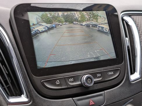 Used 2018 Chevrolet Malibu LT FWD image 33