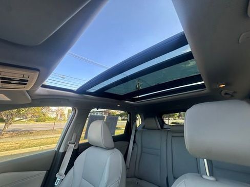 Used 2022 Nissan Rogue SV w/ SV Premium Package image 32