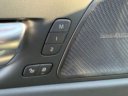 New 2026 Volvo XC60 B5 Ultra w/ Protection Package Premier image 10