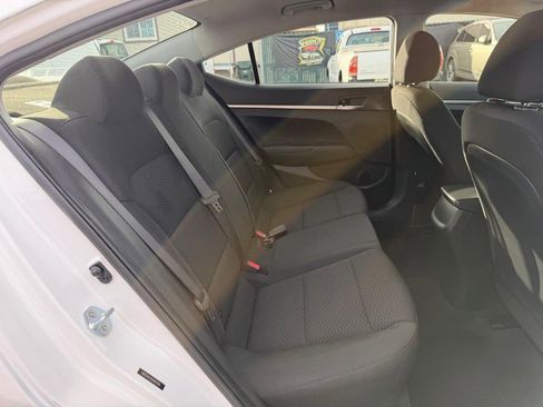 Used 2019 Hyundai Elantra SE w/ Cargo Package image 32