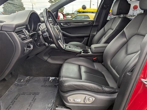 Used 2021 Porsche Macan S w/ Premium Package Plus image 12