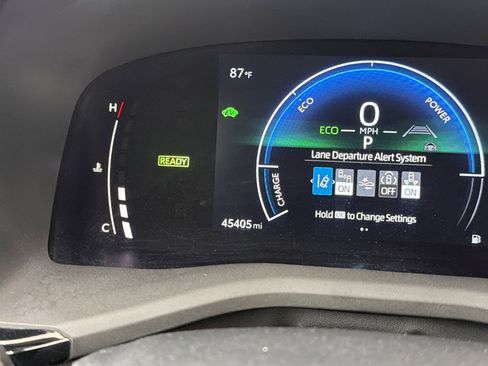 Used 2025 Toyota Camry LE FWD image 16