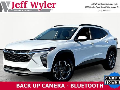 Used 2025 Chevrolet Trax LT w/ Driver Confidence Package FWD image 1