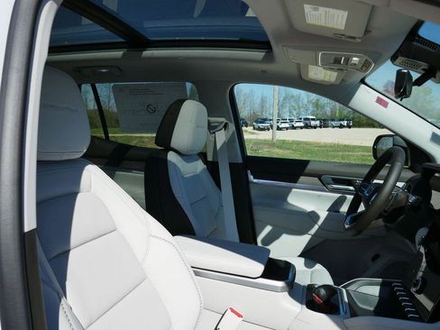 New 2026 GMC Terrain Denali image 9