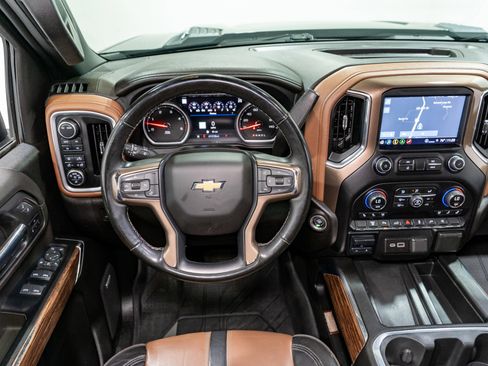 Used 2023 Chevrolet Silverado 2500 High Country image 14