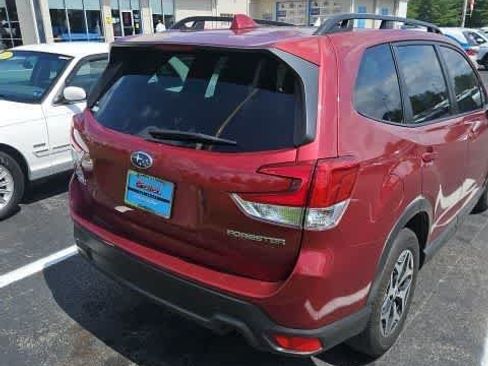 Used 2023 Subaru Forester Premium AWD/4WD image 5