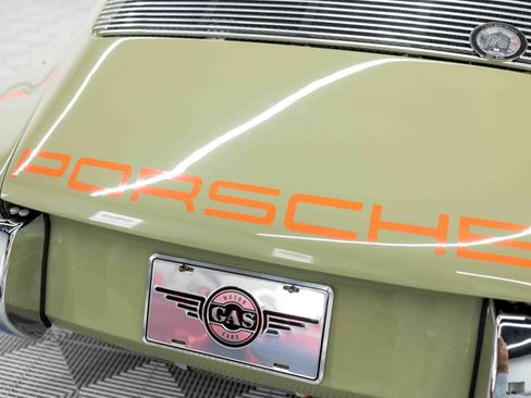 Used 1987 Porsche 911 Carrera RWD image 21