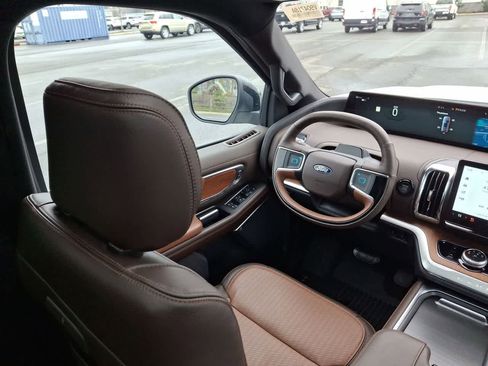 Used 2025 Ford Expedition Max King Ranch image 15