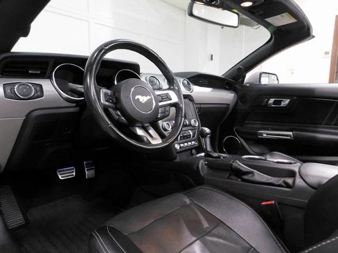 Used 2020 Ford Mustang Premium image 40