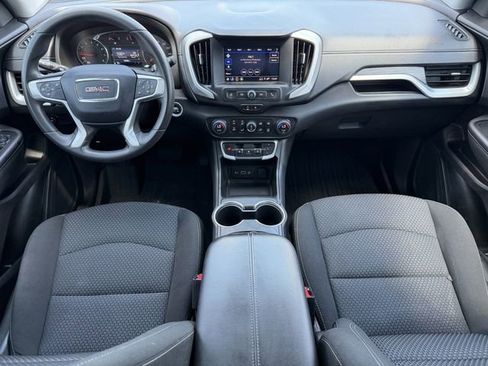 Used 2024 GMC Terrain SLE w/ Driver Convenience Package FWD image 11