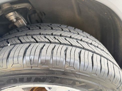 Used 2017 Porsche Cayenne image 24