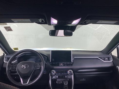Used 2023 Toyota RAV4 SE image 29