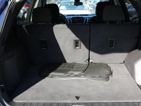 Used 2022 Chevrolet Equinox LT image 25