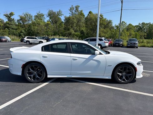 Used 2019 Dodge Charger R/T RWD image 7